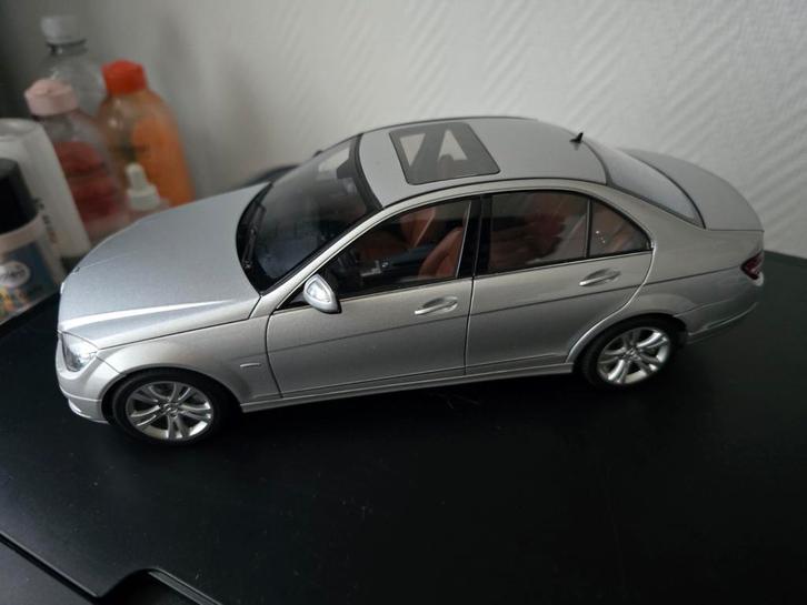 MERCEDES C 320 1:18 AUTOART, Hobby en Vrije tijd, Modelauto's | 1:18, Zo goed als nieuw, Auto, Overige merken, Ophalen of Verzenden