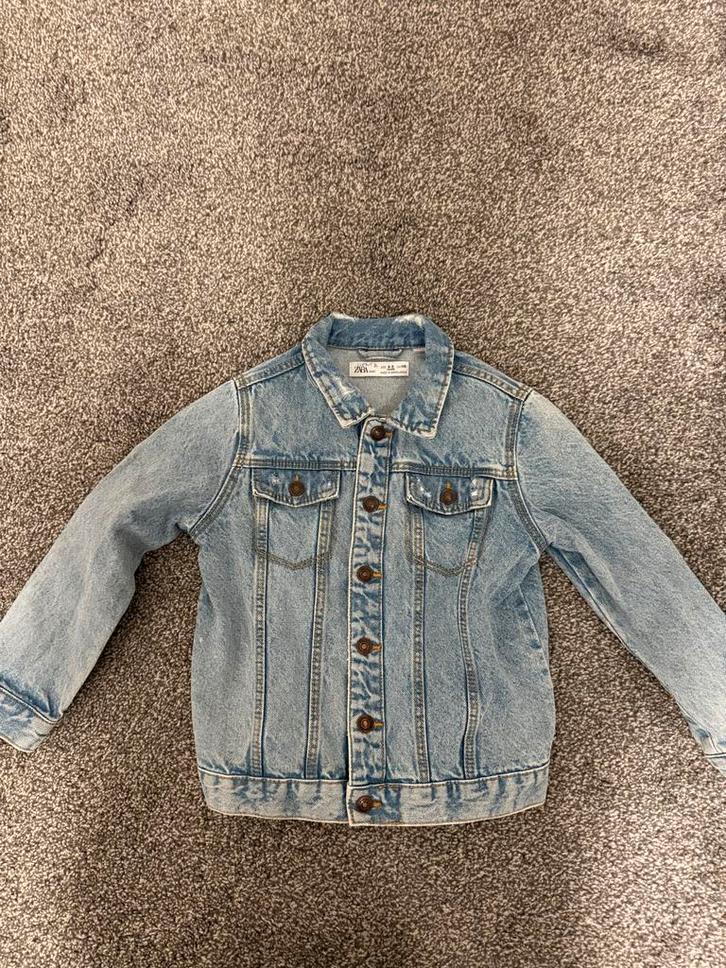 Zara Jongens Spijkerjas maat 110 voor 4-5 jaar, Kinderen en Baby's, Kinderkleding | Overige, Zo goed als nieuw, Jongen, Ophalen of Verzenden