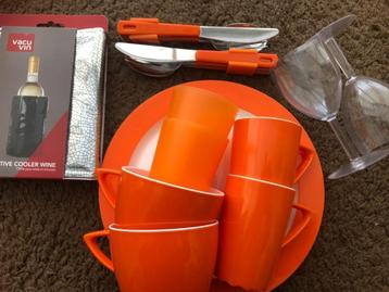 Picknick set voor 2 personen (plastic) + wijjnkoeler beschikbaar voor biedingen