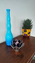 lichtblauwe flesvaas hoge smalle design vaas blauw glaskunst, Blauw, Ophalen of Verzenden, Minder dan 50 cm, Glas