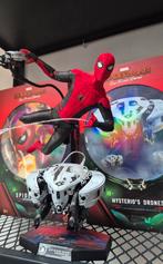 Hot toys spiderman met extra drone set, Ophalen of Verzenden, Zo goed als nieuw