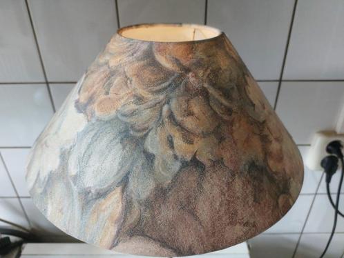 wonderschone vintage schemerlamp met koperen voet, Huis en Inrichting, Lampen | Tafellampen, Zo goed als nieuw, 50 tot 75 cm, Metaal