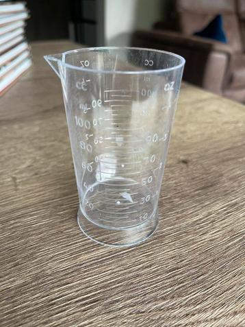Maatbekertje (kappersvak) beschikbaar voor biedingen