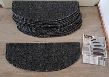 Te koop 14  grijs zwart trap delen nieuw in verpakking beschikbaar voor biedingen