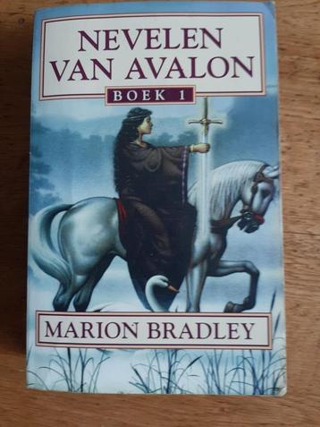 Nevelen van Avalon van Marion Bradley beschikbaar voor biedingen
