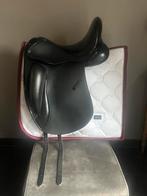 Heel netjes Km custom made dressuur zadel 17 inch MW, Dieren en Toebehoren, Ophalen of Verzenden, Zo goed als nieuw, Dressuur