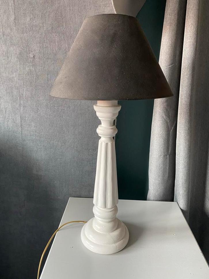 Witte Tafellamp met Zwarte/Grijze Kap, Huis en Inrichting, Lampen | Vloerlampen, Gebruikt, Minder dan 100 cm, Hout, Ophalen