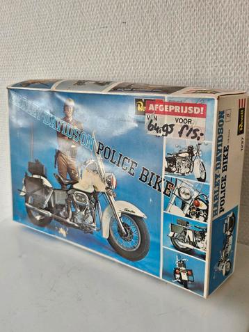 Revell Harley-Davidson Police Bike 1:8 beschikbaar voor biedingen