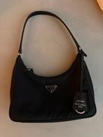 Prada nylon bag zwart, Ophalen of Verzenden, Zo goed als nieuw, Zwart, Handtas