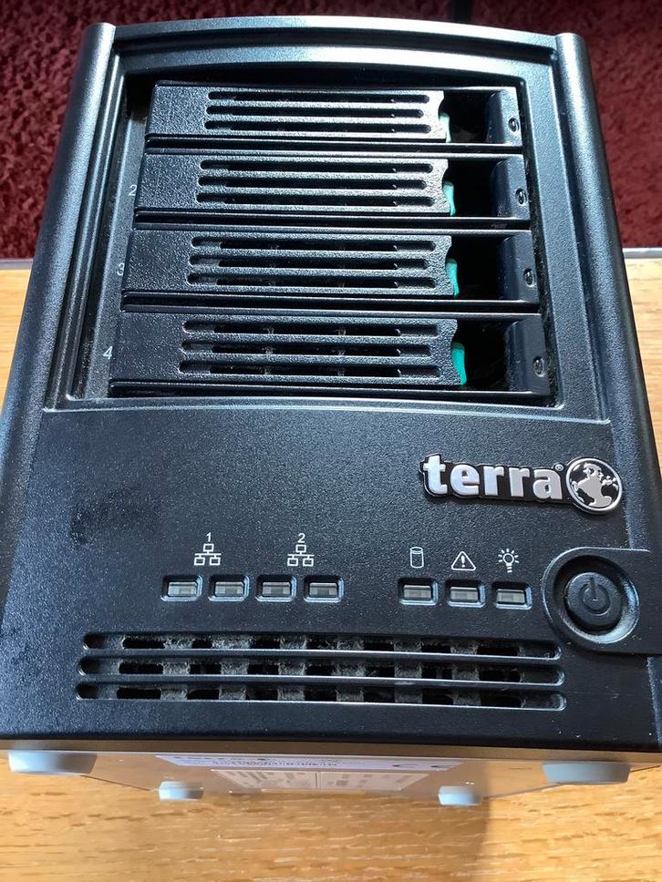 Terra NAS Server - Model 1100325, Computers en Software, Servers, Gebruikt, Onbekend, Minder dan 4 GB, Hot swappable onderdelen