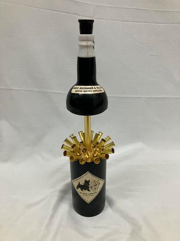 Vintage sigarettenhouder Black & White whiskey fles, muziek beschikbaar voor biedingen