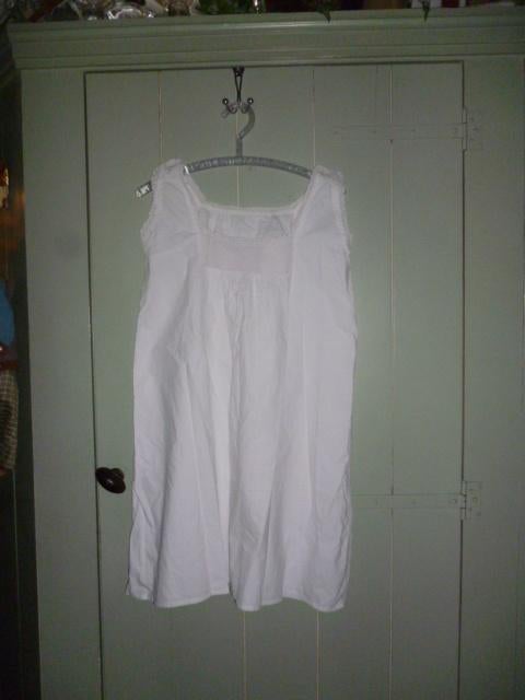 antiek katoenen meisjes jurkje handgemaakt, Antiek en Kunst, Antiek | Kleding en Accessoires, Ophalen of Verzenden, Kinderen