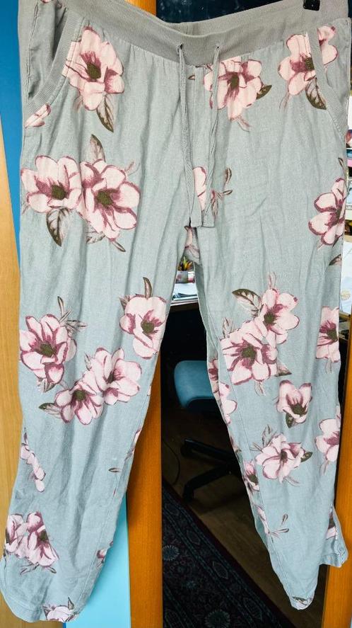 mooie mintgroene linnenmix zomerbroek met bloemen 42/44 zgan, Kleding | Dames, Broeken en Pantalons, Zo goed als nieuw, Maat 42/44 (L)