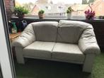 Beige leren 2-zits bank - 1.65m breed, Huis en Inrichting, Banken | Bankstellen, Ophalen, Gebruikt, 150 tot 200 cm, Tweepersoons