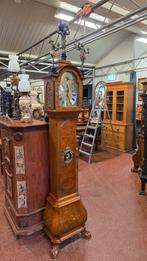 Antieke wortelnoten staande klok, Amsterdams model, Ophalen