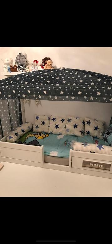 Life Time bed met blauwe hemel en bedlade top kwaliteit ! beschikbaar voor biedingen