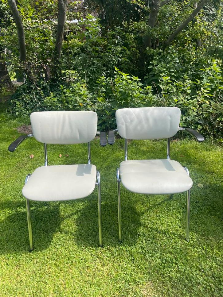 Grijze Gispen style kantoorstoelen, Huis en Inrichting, Stoelen, Gebruikt, Twee, Leer, Grijs, Ophalen