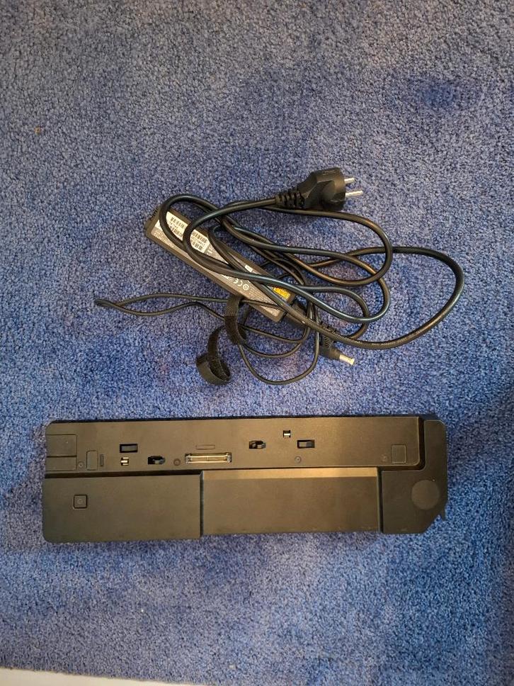 Fujitsu portreplicator FPCPR363, Computers en Software, Dockingstations, Zo goed als nieuw, Docking station, Laptop, Ophalen of Verzenden