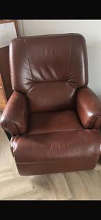 Elektrische sta-op stoel + bijpassende poef, Ophalen of Verzenden, Leer, Eén