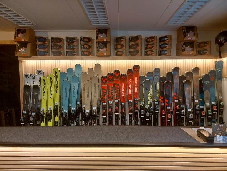 Skiverkoop, skiverhuur, skionderhoud en snowboard onderhoud, Sport en Fitness, Skiën en Langlaufen, Zo goed als nieuw, Ski's, Skiën
