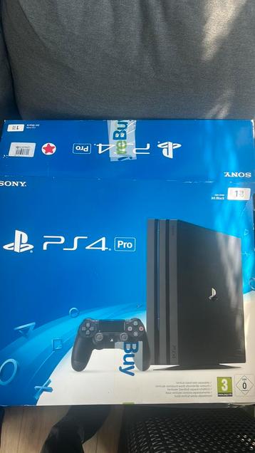 Ps4 pro + 2 Games en controller beschikbaar voor biedingen