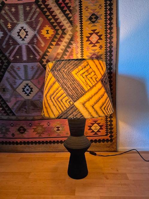 Grote schemerlamp tafellamp Afrikaanse stijl, Huis en Inrichting, Lampen | Tafellampen, Zo goed als nieuw, Ophalen
