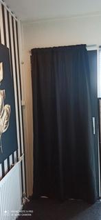 2 Zwarte verduisterende gordijnen, Ophalen, 200 cm of meer