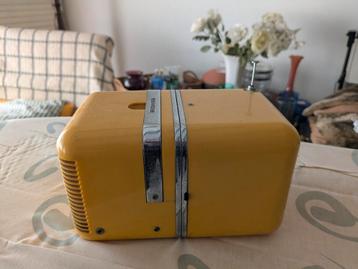 Vintage Brionvega Radio - Gele Kubus Design beschikbaar voor biedingen