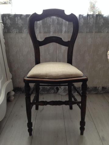 Brocante oud houten stoel - stoeltje - eetkamerstoel beschikbaar voor biedingen