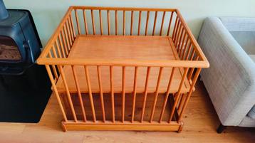 Houten Babybox met Boxkleed - Vintage Look beschikbaar voor biedingen