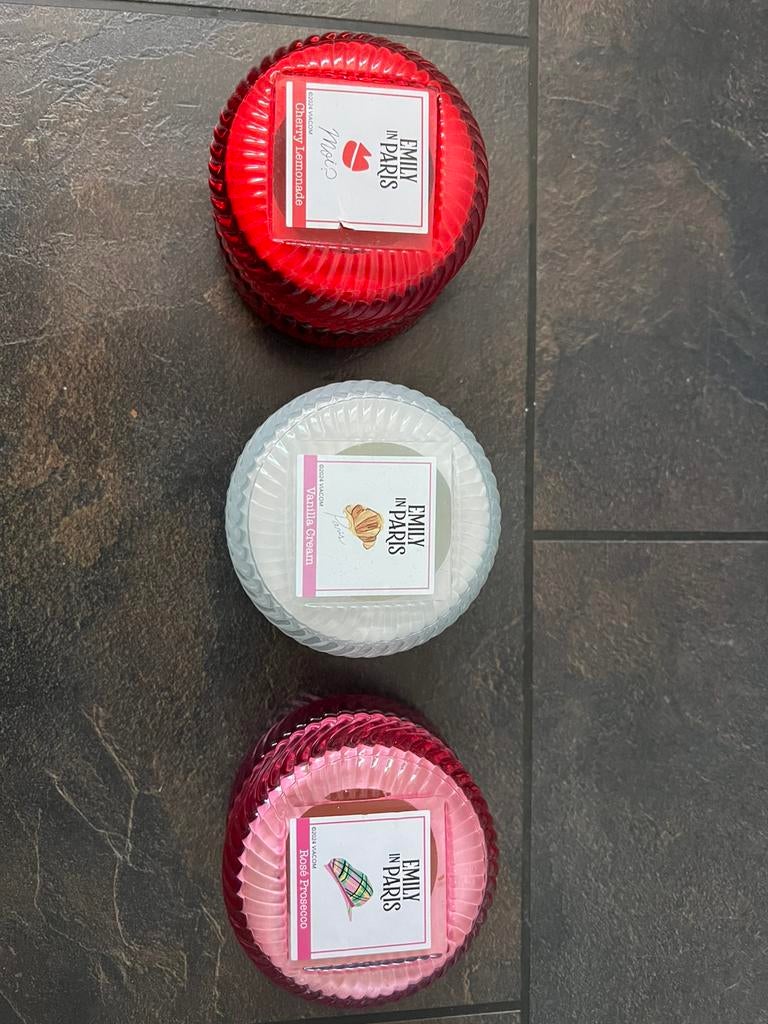 Emily in paris kaarsen, Overige materialen, Nieuw, Ophalen of Verzenden, Kaars