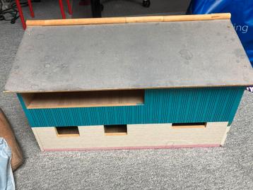 Grote houten  boerderij beschikbaar voor biedingen