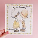 Boek Op de boerderij, Holly Hobbie, Sarah Kay - Hemma 1978, Boeken, Ophalen of Verzenden, Gelezen, Sarah Kay, Prentenboek