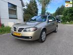 Nissan Almera 1.5 Acenta 2E EIGENAAR*NAP*AIRCO*METALLIC APK, Gebruikt, 4 cilinders, Beige, Bedrijf