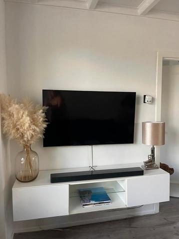 Tv meubel te koop breedte 1.60 diepte 40
Hoogte 30