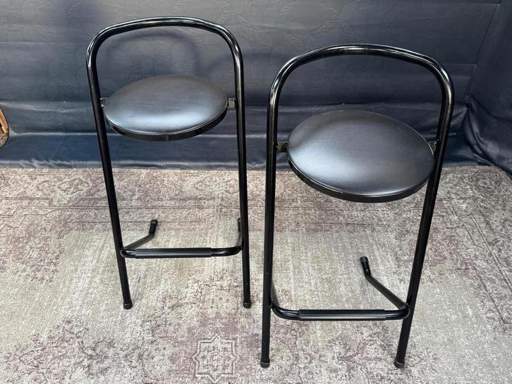 Zwarte barkrukken set van 2, Huis en Inrichting, Barkrukken, Gebruikt, 60 tot 90 cm, Kunststof, Metaal, 2 krukken, Met voetsteun