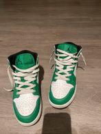 Jordan 1 mid lucky green maat 40, Kleding | Heren, Schoenen, Overige kleuren, Nike, Ophalen of Verzenden, Sneakers of Gympen