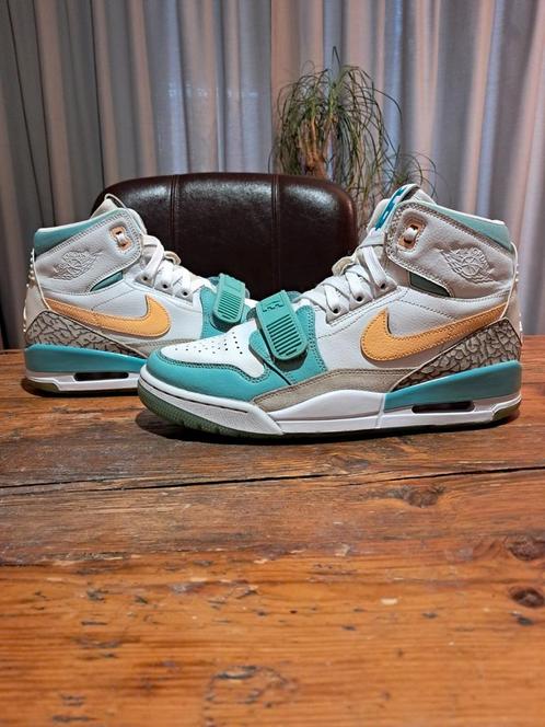 Air Jordan Legacy 312 x Guo Ailun 'Jade' Size 42,5, Kleding | Heren, Schoenen, Gedragen, Sneakers of Gympen, Wit, Ophalen of Verzenden
