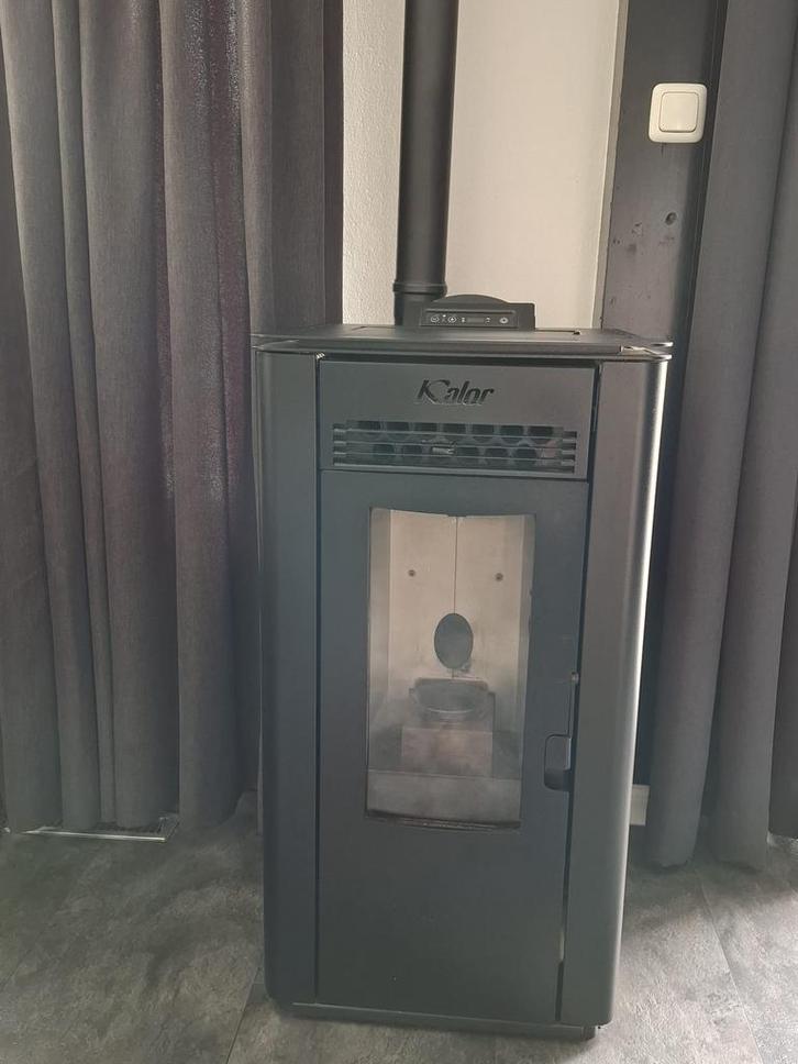 Pelletkachel Kalor, type Greta 8K-KKA, Huis en Inrichting, Kachels, Gebruikt, Vrijstaand, Pelletkachel, Overige brandstoffen, Ophalen
