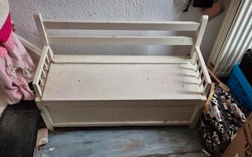 heel leuk klapbankje voor kinderen  beschikbaar voor biedingen