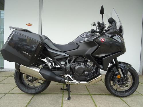 Honda NT1100 (bj 2023), Motoren, Motoren | Honda, Bedrijf, Toermotor