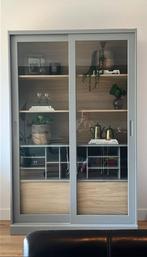 Woood vitrinekast, Ophalen, 100 tot 150 cm, Zo goed als nieuw, 150 tot 200 cm