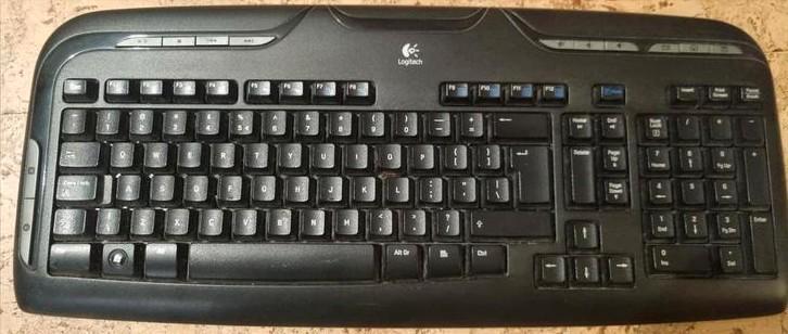 Logitech Cordless Desktop X110 Toetsenbord, Computers en Software, Toetsenborden, Gebruikt, Qwerty, Draadloos, Multimediatoetsen