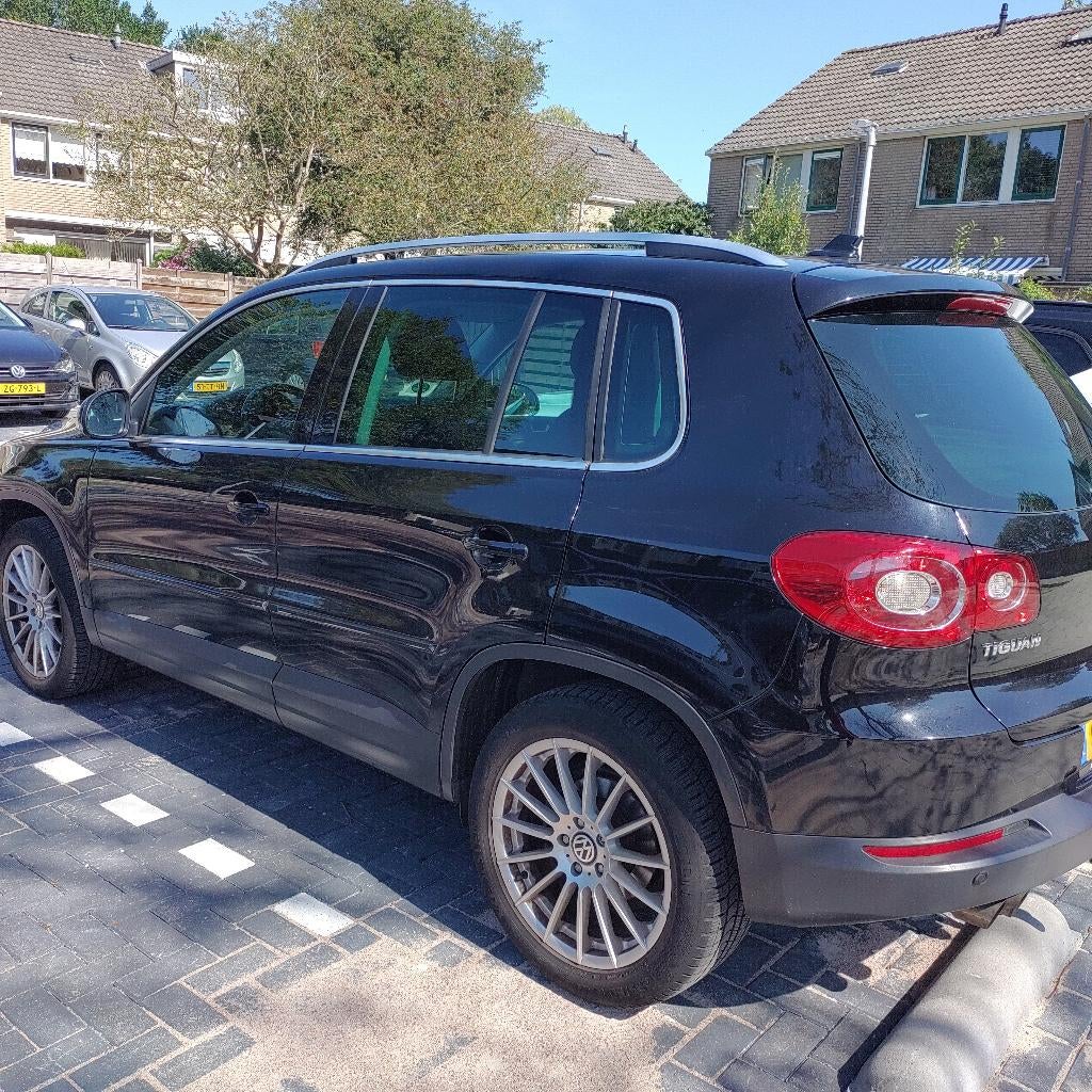 Volkswagen Tiguan 1.4 TSI 110KW 2011 Zwart(misfire cilinder1, Auto's, Voorwielaandrijving, 15 km/l, 1800 kg, Zwart