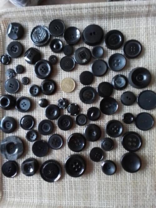 Zwarte plastic knopen allemaal enkelen, Hobby en Vrije tijd, Naaien en Fournituren, Zo goed als nieuw, Knoop of Knopen, Ophalen of Verzenden