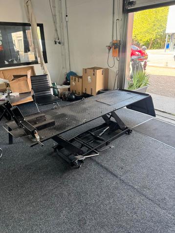 Scooter hefbrug beschikbaar voor biedingen