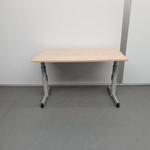 Steelcase klein bureau kantoortafel buro 120x60 cm, Huis en Inrichting, Bureaus, Gebruikt, Bureau, In hoogte verstelbaar, Ophalen