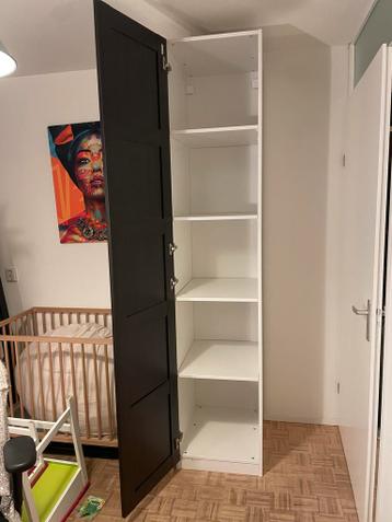 Bruine Pax kast van IKEA met planken - afbeelding 4