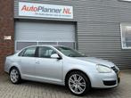 Volkswagen Jetta 1.4 TSI Comfortline! Clima! Cruise! Nwe APK, Voorwielaandrijving, Stof, 680 kg, 4 cilinders
