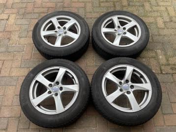 Winterbanden op velg (VOLVO V60) beschikbaar voor biedingen